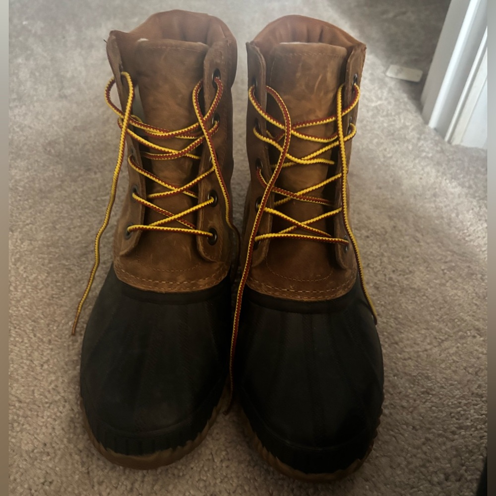 Sorel Cheyenne Brown and Black Winter Boots. Never Worn. NWT w/o the box